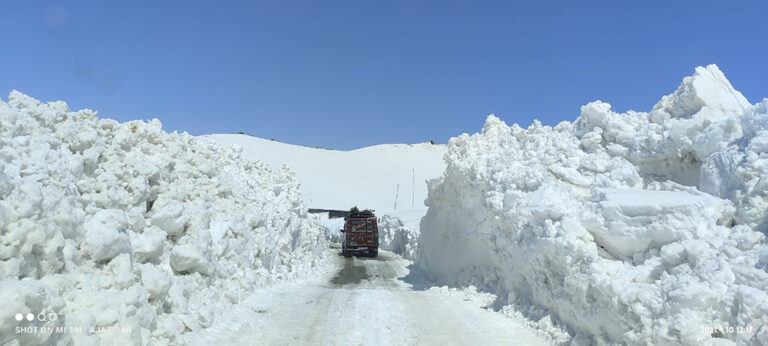 Bandipora-Gurez road closed after fresh snowfall