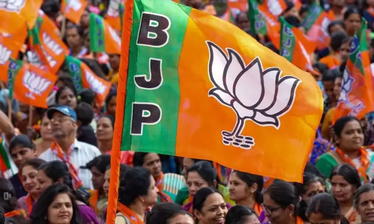 West Bengal polls: BJP leads in 111 seats, TMC in 69; Mamata ahead in Bhabanipur