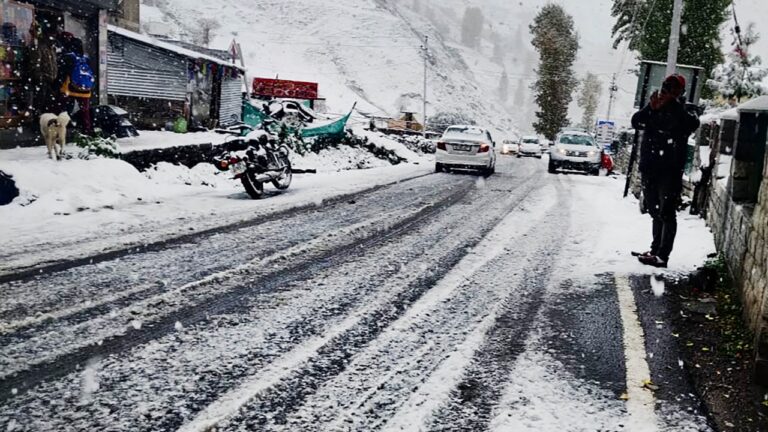 Mughal Road Closed Following Fresh Snowfall at Pir Ki Gali