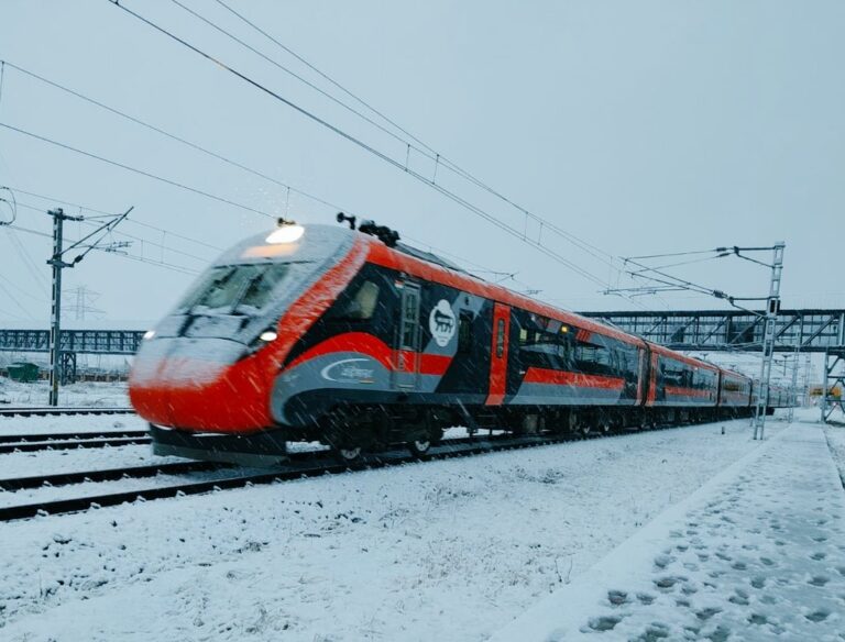Centre Halts Kashmir Rail Expansion Amid Local Pushback, Environmental Concerns