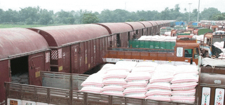 Railways-Fertilizer Dept Coordination Boosts Kharif and Rabi Supplies