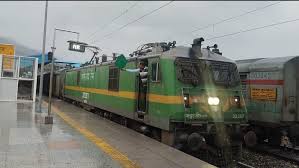 Northern Railway Runs Lifeline Special Train Between Katra and Srinagar Amid Heavy Snowfall