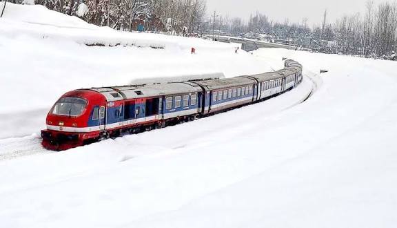 Snowfall disrupts rail services in Kashmir, Banihal–Baramulla trains cancelled