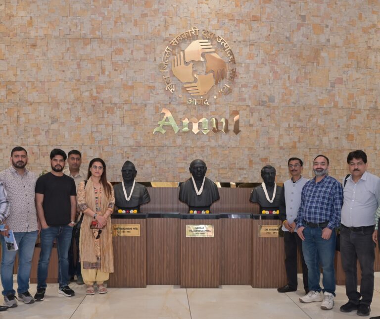 PIB Jammu Media Delegation Visits IOCL Refinery and Amul Dairy in Gujarat