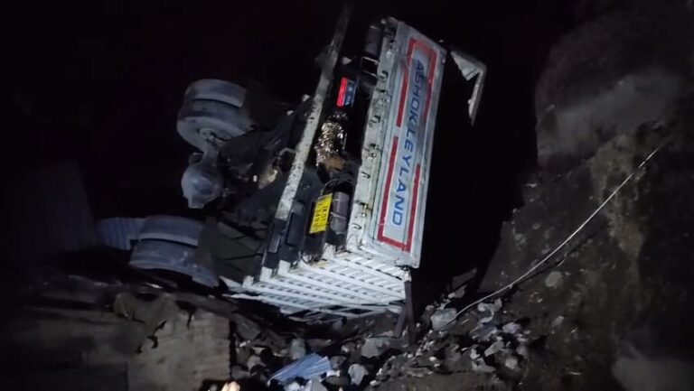 Driver Dies, Conductor Injured as Truck Skids Off Road in Kangan