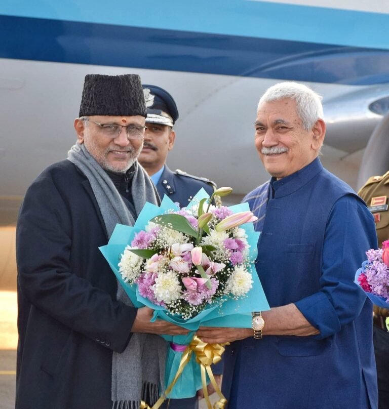 LG Sinha Welcomes Vice President C.P. Radhakrishnan at Srinagar Airport