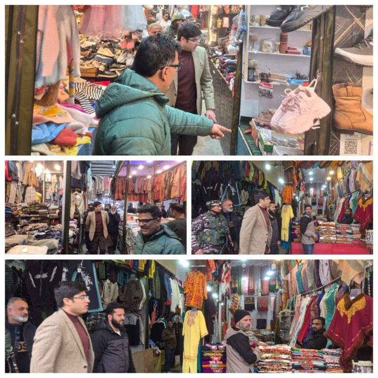 Commissioner SMC Visits Vending Zone at Lal Chowk