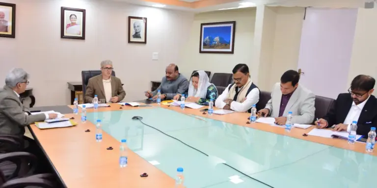 Cabinet Condemns Attack on Farooq Abdullah, Hikes Allowances; Assures Adequate LPG Stock