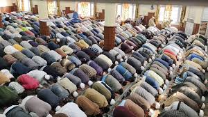Thousands offer Juma’atul Vida prayers across Kashmir