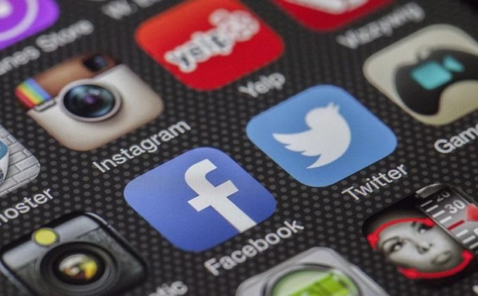 High-speed internet, prepaid mobile services restored across Kashmir