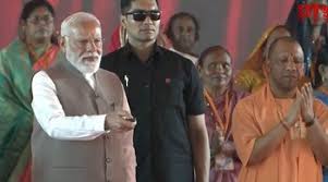 PM Modi Inaugurates Projects Worth ₹6,350 Crore in Varanasi