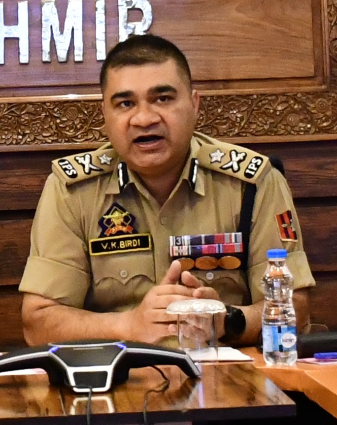 IGP Kashmir promotes 1785 officials to their next ranks