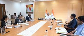 Union Minister Shri Ashwini Vaishnaw holds a high-level meeting with the industry on Revamp of the AI Curriculum