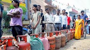 India Urges Calm as West Asia Crisis Impacts LPG Supply, Says Fuel Stocks Adequate